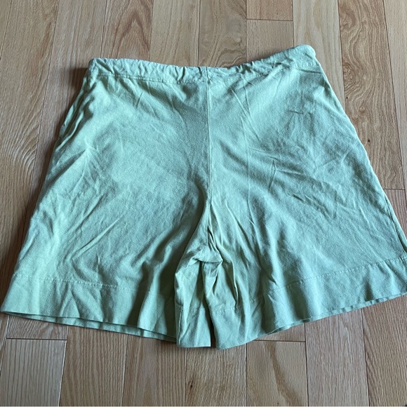 Pansy Co gym shorts - medium - avocado green - Picture 4 of 9